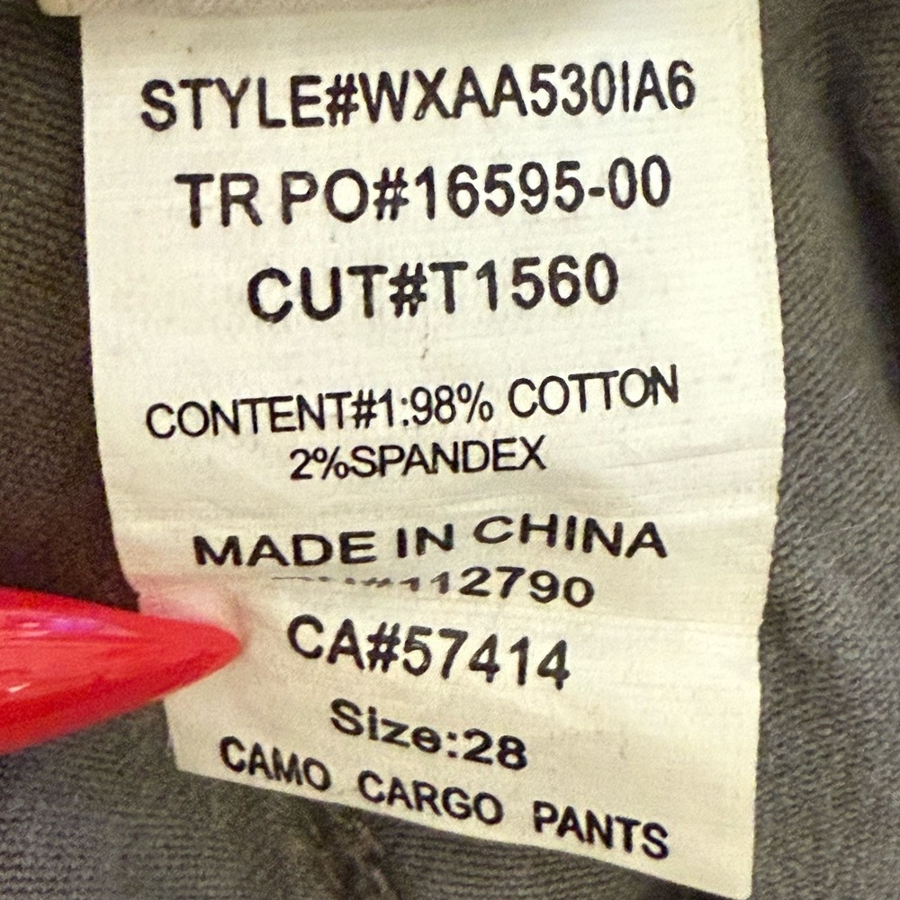 True Religion Skinny Cargo Ankle Zip Green Camo Flap Pocket Pants Sz 28 - Picture 6 of 8